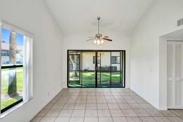 12 Vía De Casas Sur Unit 101, Boynton Beach, FL 33426