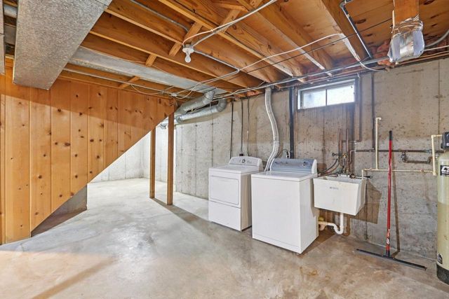 1306 Acewood Boulevard, Madison, WI 53716