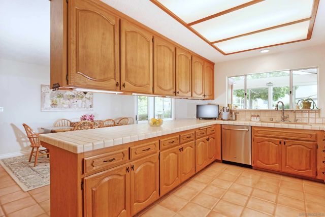 9603 La Jolla Farms, La Jolla, CA 92037