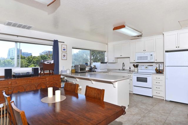 9603 La Jolla Farms, La Jolla, CA 92037