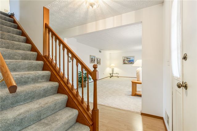 278 Rockway Drive, Greece, NY 14612