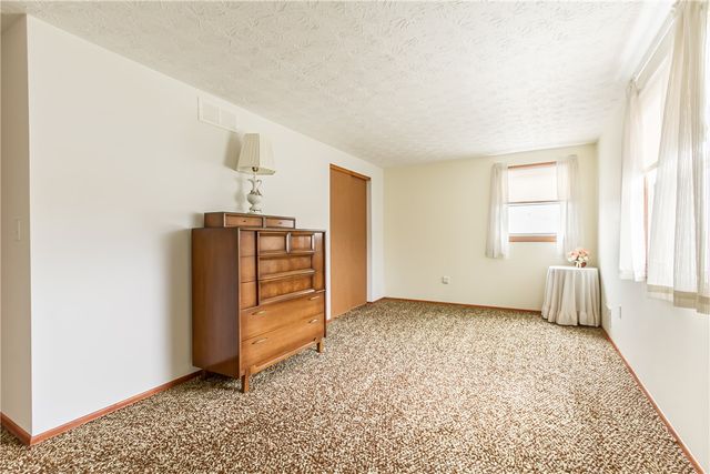 278 Rockway Drive, Greece, NY 14612