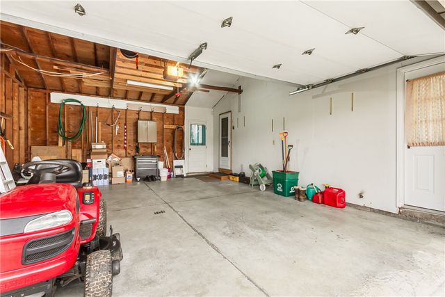 278 Rockway Drive, Greece, NY 14612