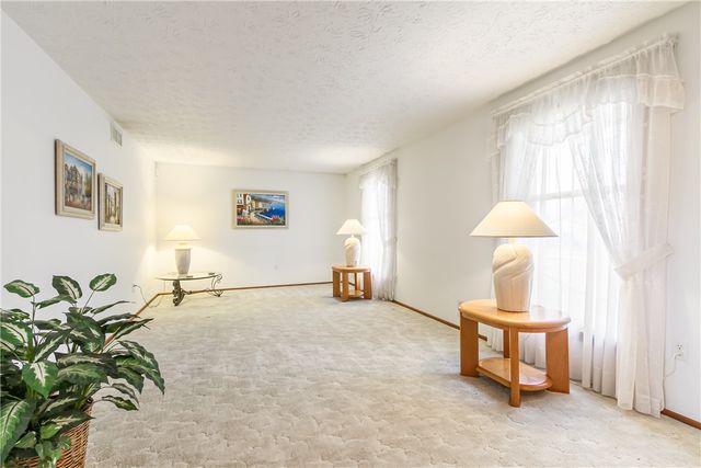 278 Rockway Drive, Greece, NY 14612