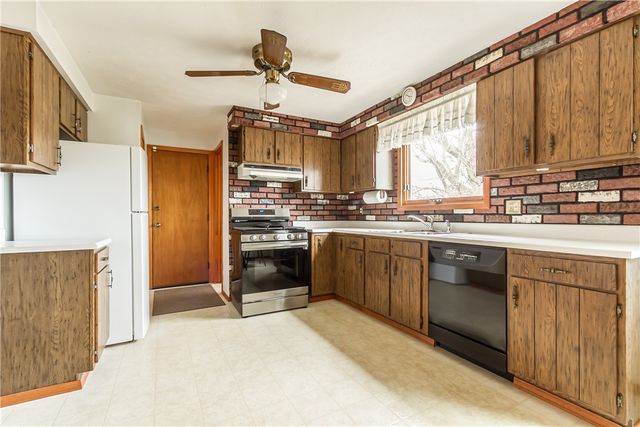 278 Rockway Drive, Greece, NY 14612