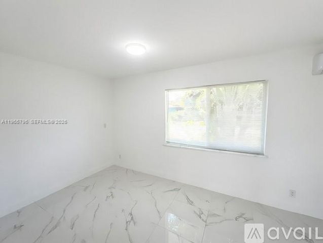 2308 NW 3rd Ave 4, Wilton Manors, FL 33311