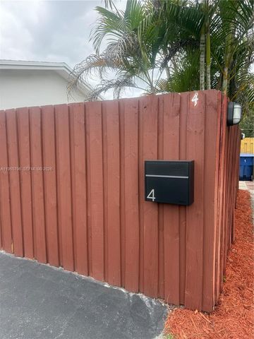 2308 NW 3rd Ave 4, Wilton Manors, FL 33311