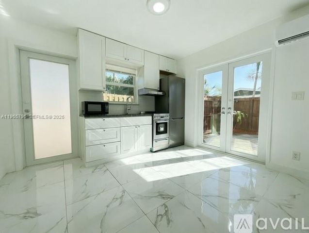 2308 NW 3rd Ave 4, Wilton Manors, FL 33311