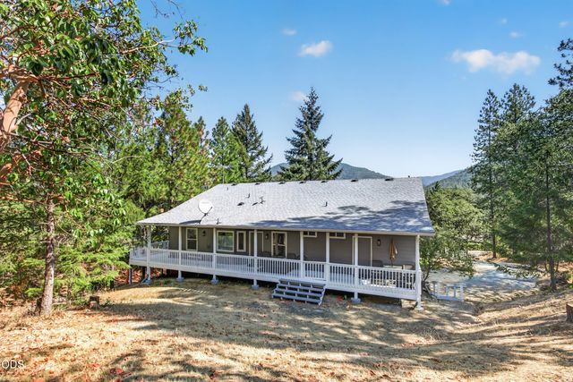 6477 Donaldson Road, Grants Pass, OR 97526