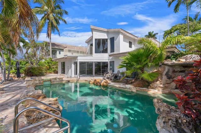 2858 NE 33rd St, Lighthouse Point, FL 33064