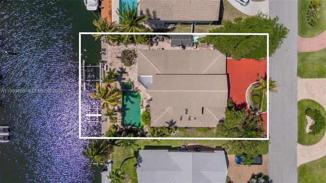 2858 NE 33rd St, Lighthouse Point, FL 33064