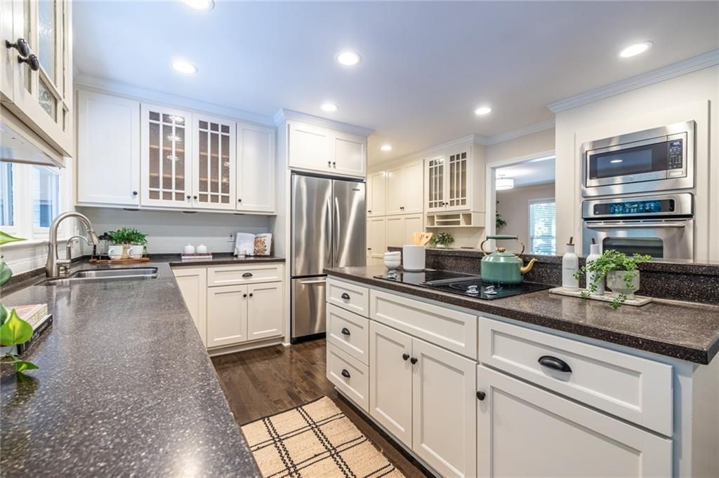 Image 14 of property listing at 2483 Greenglade Road NE, Atlanta, GA 30345