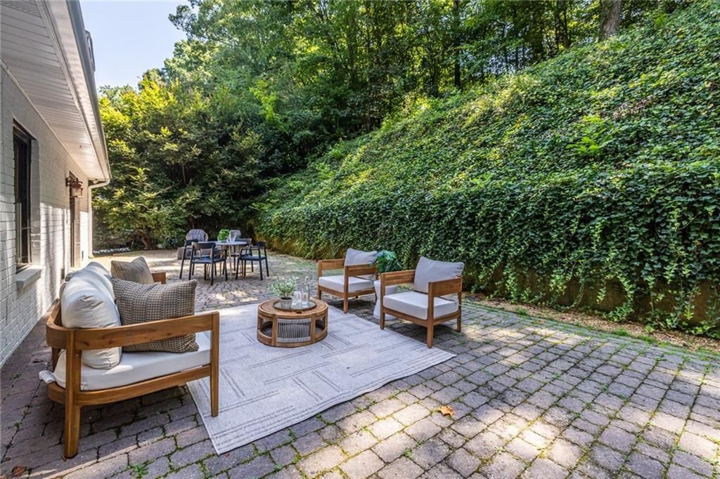 Image 40 of property listing at 2483 Greenglade Road NE, Atlanta, GA 30345