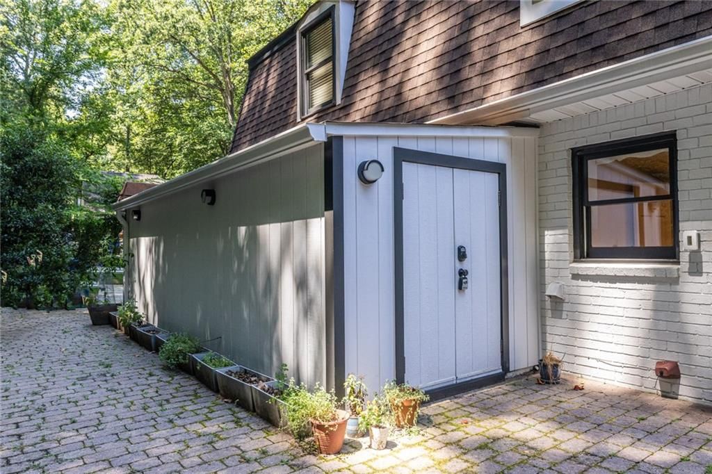 Image 44 of property listing at 2483 Greenglade Road NE, Atlanta, GA 30345