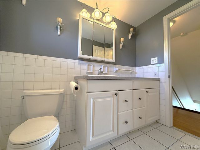 221 Greenmeadow Drive, West Seneca, NY 14224