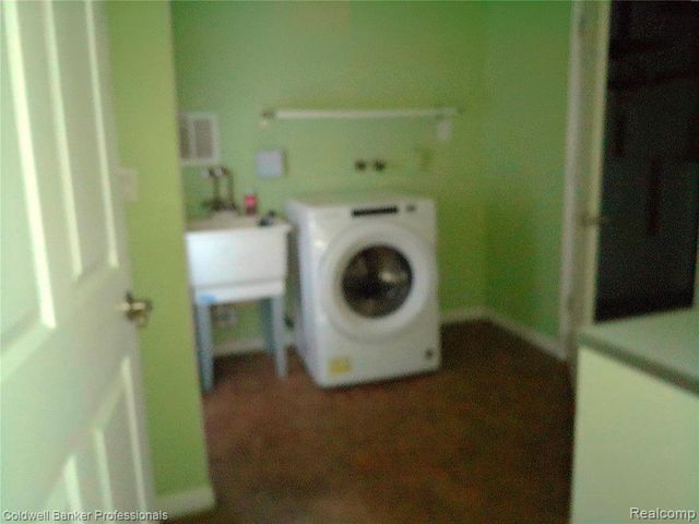 3225 Oakridge Drive, Highland, MI 48356