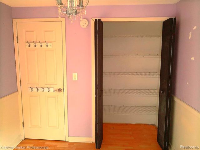 3225 Oakridge Drive, Highland, MI 48356