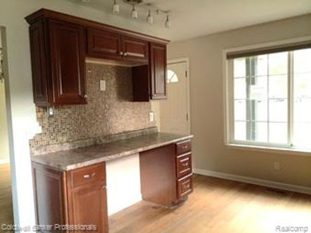 3225 Oakridge Drive, Highland, MI 48356