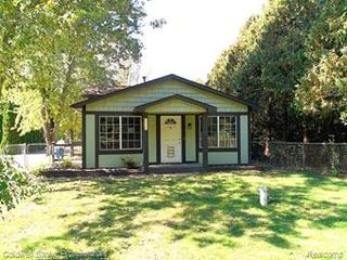 3225 Oakridge Drive, Highland, MI 48356