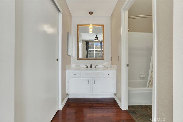 26075 Saratoga Avenue 129, Laguna Hills, CA 92653