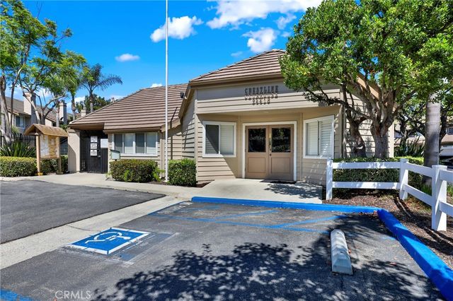 26075 Saratoga Avenue 129, Laguna Hills, CA 92653