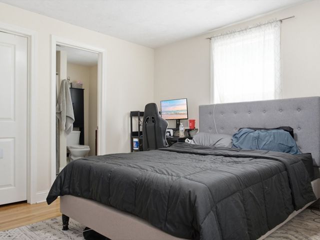 9 COUNTY Street, Seekonk, MA 02771