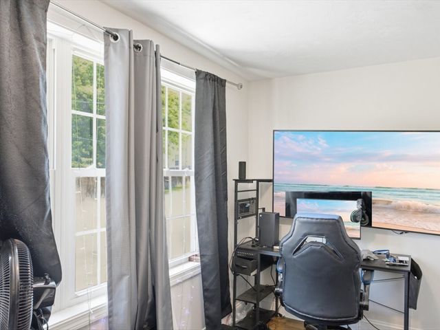 9 COUNTY Street, Seekonk, MA 02771
