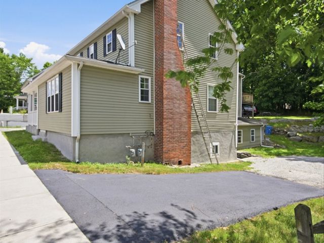9 COUNTY Street, Seekonk, MA 02771