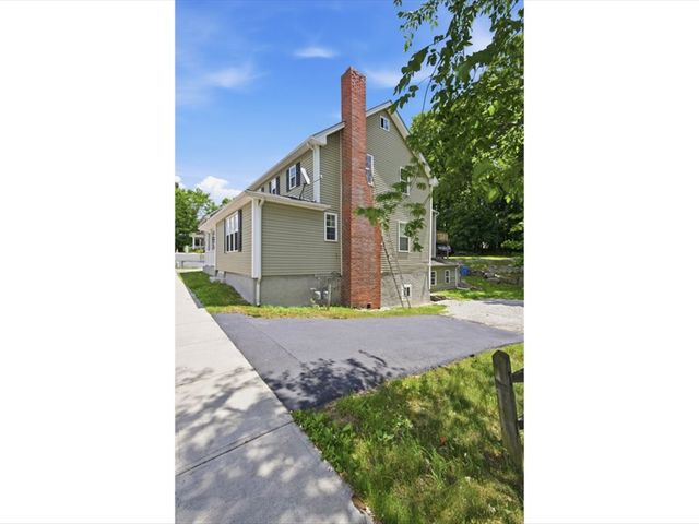 9 COUNTY Street, Seekonk, MA 02771