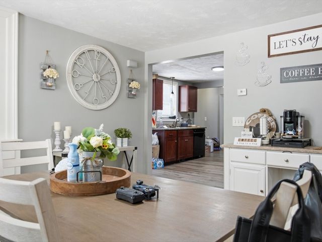 9 COUNTY Street, Seekonk, MA 02771