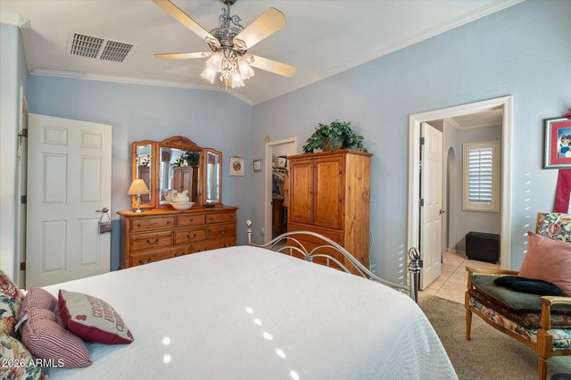 1825 W DESERT HILLS Drive, San Tan Valley, AZ 85144