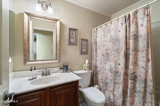 1825 W DESERT HILLS Drive, San Tan Valley, AZ 85144