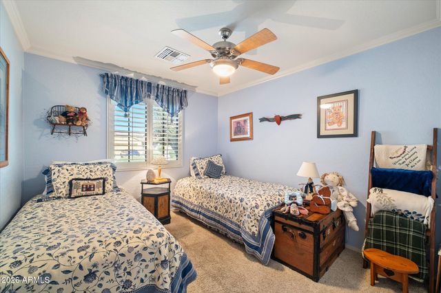 1825 W DESERT HILLS Drive, San Tan Valley, AZ 85144