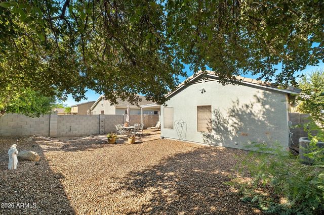 1825 W DESERT HILLS Drive, San Tan Valley, AZ 85144
