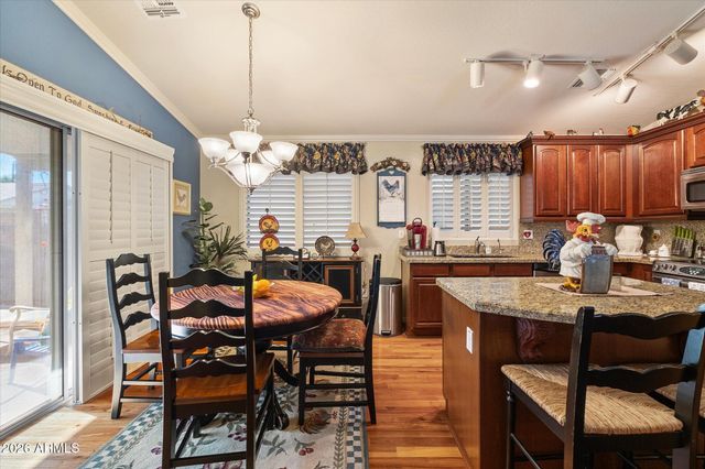1825 W DESERT HILLS Drive, San Tan Valley, AZ 85144