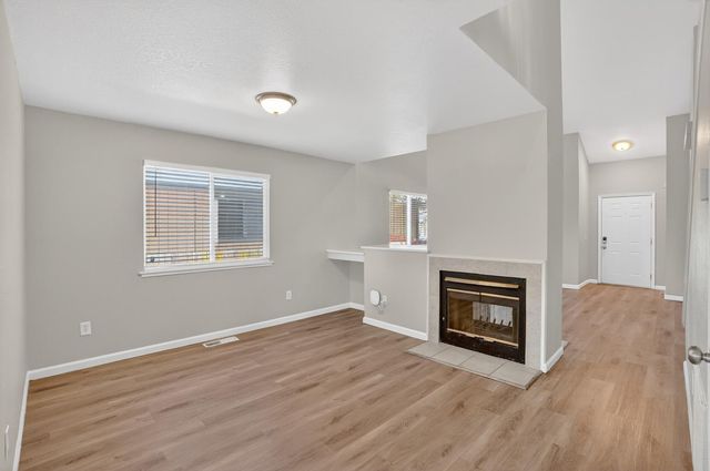 167 Creekside Cir, Sacramento, CA 95823