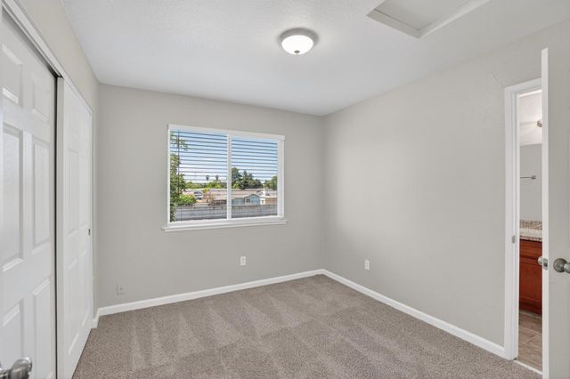 167 Creekside Cir, Sacramento, CA 95823