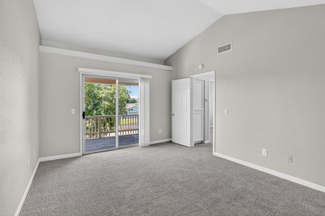 167 Creekside Cir, Sacramento, CA 95823