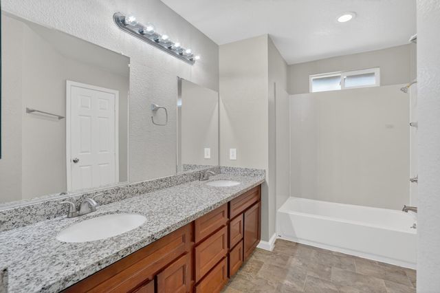 167 Creekside Cir, Sacramento, CA 95823