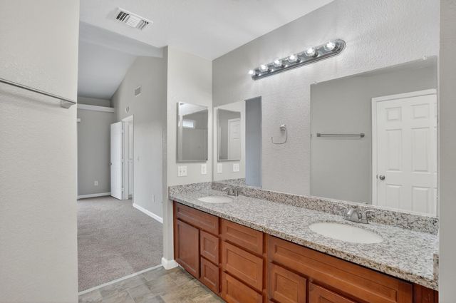 167 Creekside Cir, Sacramento, CA 95823