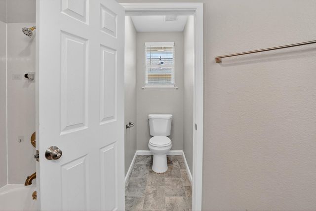 167 Creekside Cir, Sacramento, CA 95823