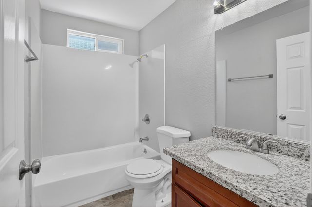 167 Creekside Cir, Sacramento, CA 95823