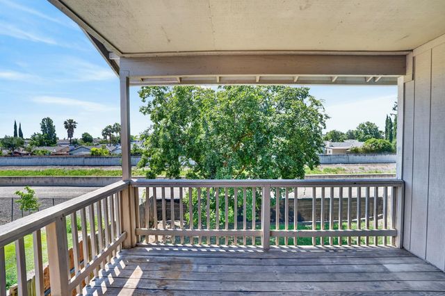 167 Creekside Cir, Sacramento, CA 95823