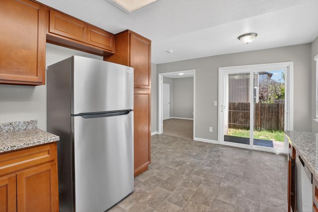 167 Creekside Cir, Sacramento, CA 95823
