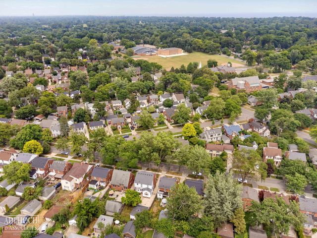 423 Moran Road, Grosse Pointe Farms, MI 48236