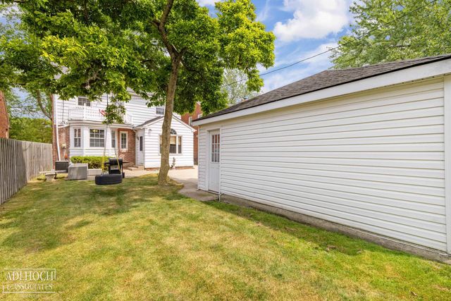 423 Moran Road, Grosse Pointe Farms, MI 48236