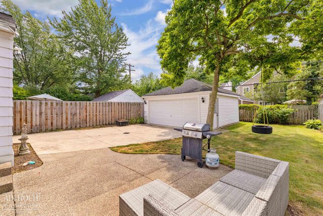 423 Moran Road, Grosse Pointe Farms, MI 48236