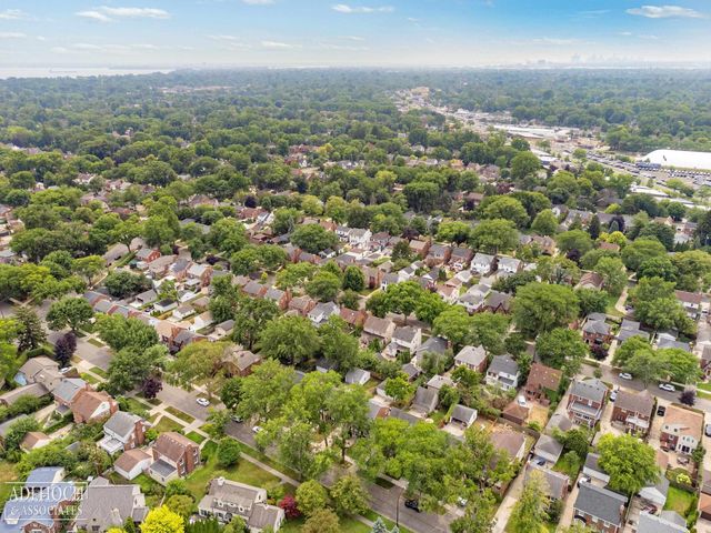 423 Moran Road, Grosse Pointe Farms, MI 48236