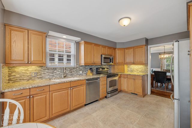 423 Moran Road, Grosse Pointe Farms, MI 48236