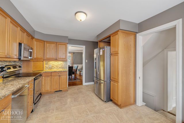 423 Moran Road, Grosse Pointe Farms, MI 48236